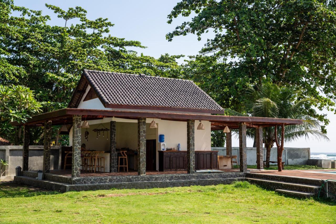 The Ujung Bocur Bungalows Krui Exterior foto