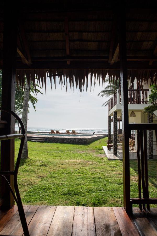 The Ujung Bocur Bungalows Krui Exterior foto